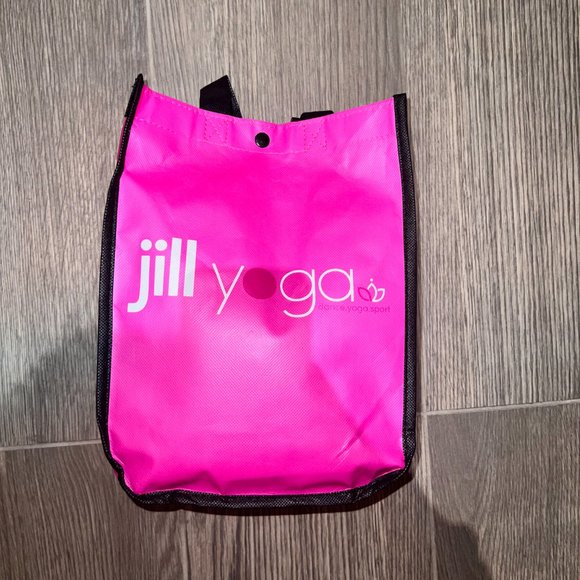 JILLY YOGA KIDS (Girls) Velvet sweat set (like the ivivva for kids) - Picture 9 of 10